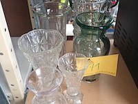 Lot 71 - vazen. 7 stuks - afbeelding 2 van  3