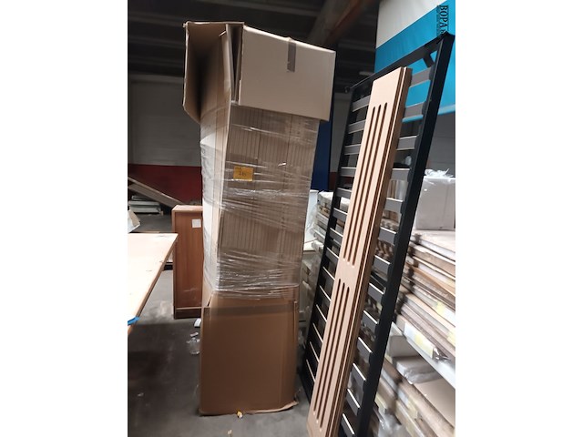 Lot 710 - kartonnen beschermhoeken. 2 pakken - afbeelding 2 van  2