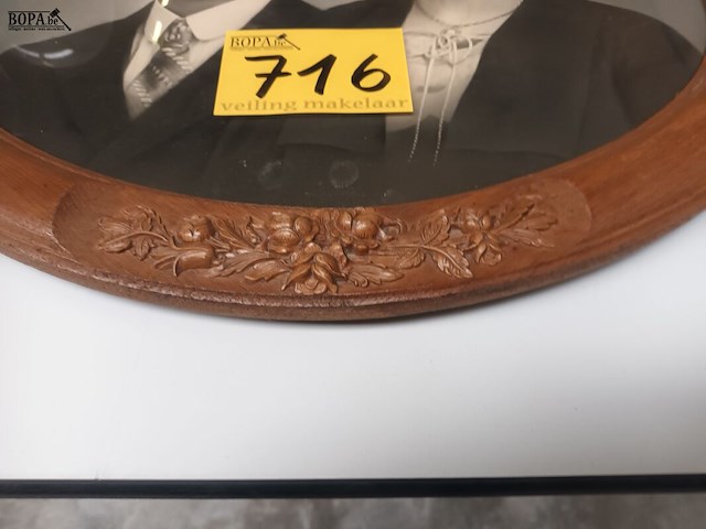 Lot 716 - ovalen fotokader - afbeelding 2 van  3