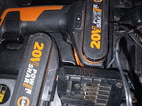 Lot 72 - accu schroefmachine worx in koffer - afbeelding 3 van  5