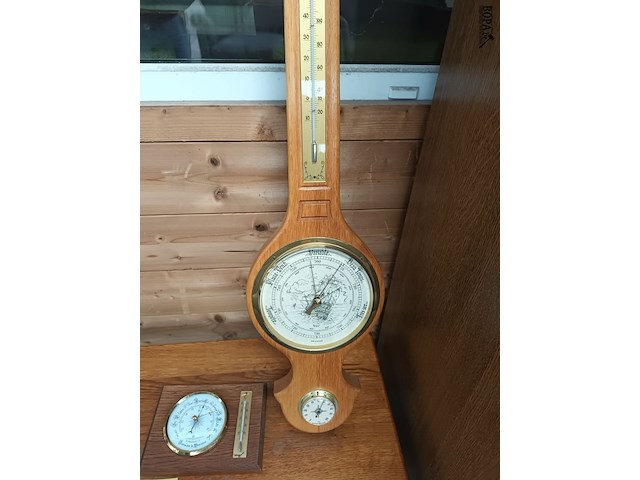Lot 72 - bijzettafel en weerstations - afbeelding 4 van  4