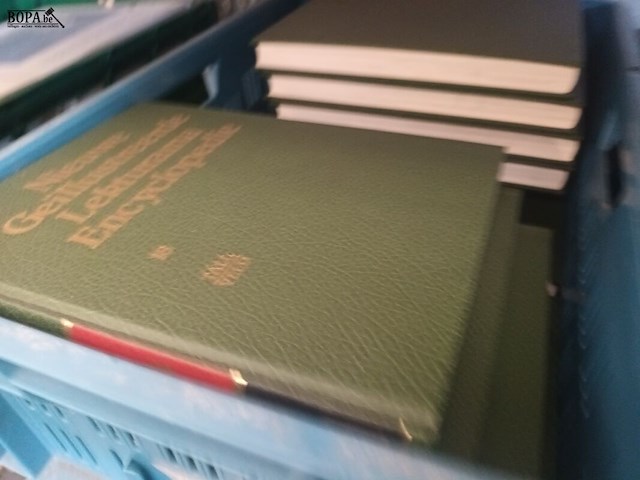 Lot 72 - boeken. 2 bakken - afbeelding 3 van  3