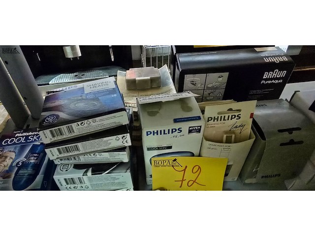Lot 72 - diverse phillips accessoires scheerapparaten - afbeelding 3 van  4
