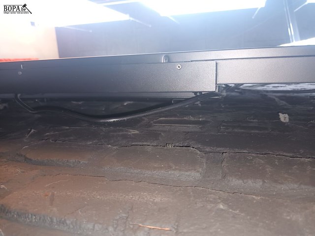 Lot 72 - flat tv met muurbeugel - afbeelding 3 van  4