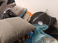 Lot 72 - groot lot linnen en kledij - afbeelding 6 van  6