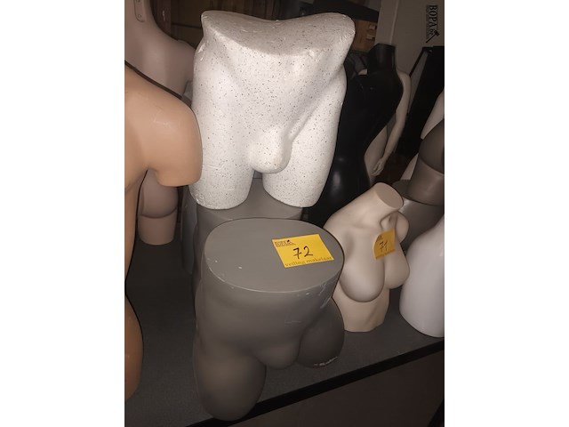 Lot 72 - heupmodel man. 3 stuks - afbeelding 1 van  4