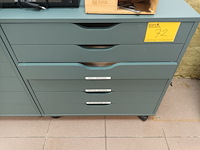 Lot 72 - ladeblok met inhoud - afbeelding 1 van  7