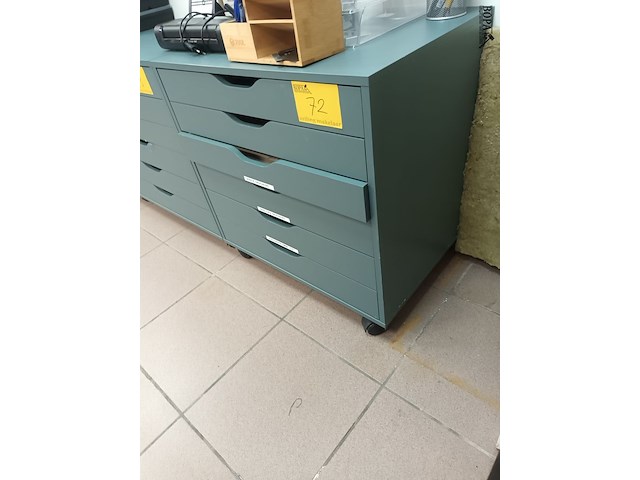 Lot 72 - ladeblok met inhoud - afbeelding 2 van  7