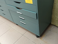 Lot 72 - ladeblok met inhoud - afbeelding 2 van  7