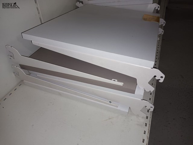 Lot 72 - legplanken voor muurrek - afbeelding 2 van  3