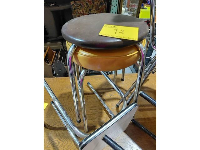 Lot 72 - lot allerlei retro stoelen - 7 stuks - afbeelding 2 van  5