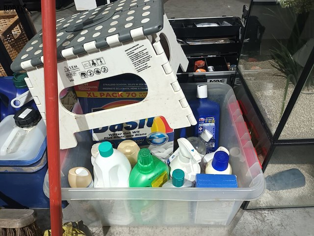 Lot 72 - lot poetsmateriaal - afbeelding 2 van  6