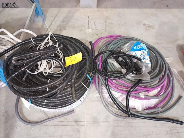 Lot 72 - lot wachtbuizen - afbeelding 1 van  3