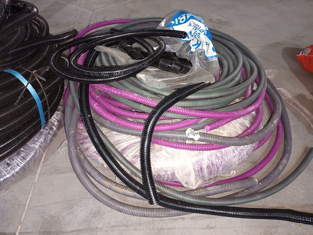 Lot 72 - lot wachtbuizen - afbeelding 3 van  3