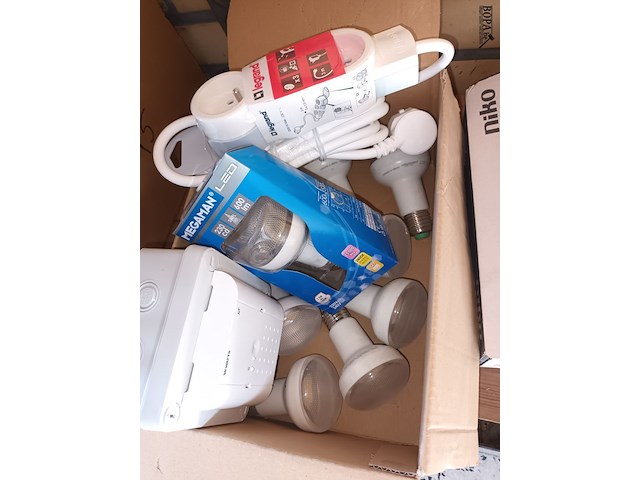 Lot 72 - materiaal voor elektrische installaties - afbeelding 3 van  6