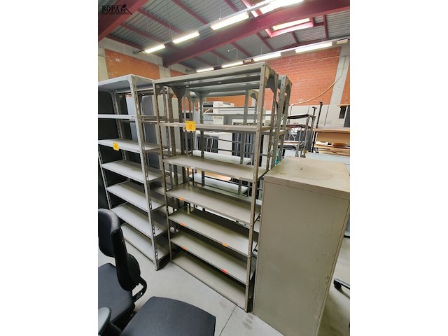 Lot 72 - metalen mewaf dominorek - 2 stuks - afbeelding 1 van  2