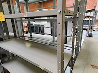 Lot 72 - metalen mewaf dominorek - 2 stuks - afbeelding 2 van  2