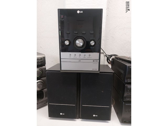 Lot 72 - micro hifi-system lg xa102 - afbeelding 2 van  2