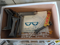 Lot 72 - onderdelen vintage autobaan - afbeelding 3 van  3