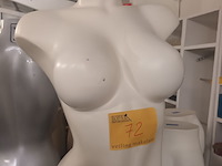 Lot 72 - paspop vrouw torso - afbeelding 2 van  2