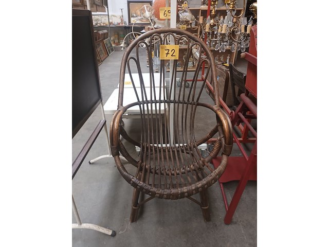 Lot 72 - rotan kuipstoel - afbeelding 2 van  3