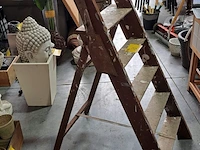 Lot 72 - schildersladder in hout decoratief