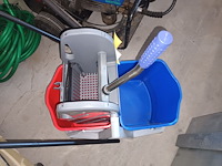 Lot 72 - schoonmaak trolley - afbeelding 2 van  4