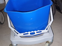 Lot 72 - schoonmaak trolley - afbeelding 3 van  4