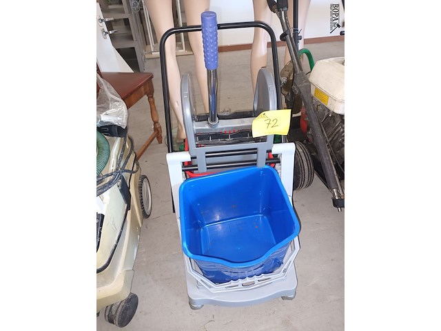 Lot 72 - schoonmaak trolley - afbeelding 4 van  4