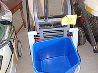 Lot 72 - schoonmaak trolley - afbeelding 4 van  4