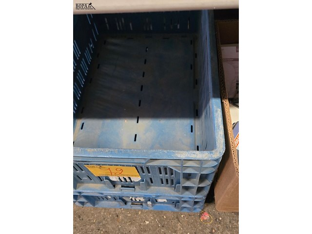 Lot 72 - stapelbakken 4 stuks - afbeelding 2 van  3