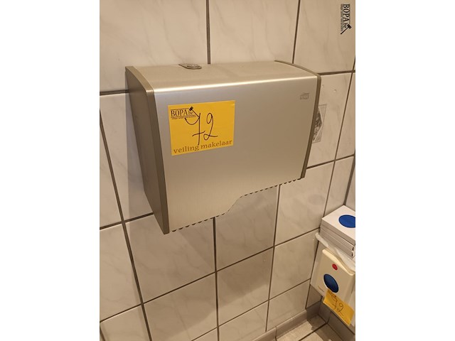 Lot 72 - toilet accessoires. 3 stuks - afbeelding 1 van  3
