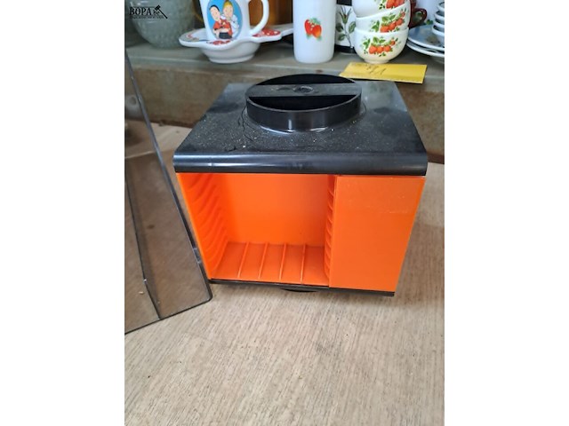 Lot 72 - vintage houders voor cassettes en lp's - afbeelding 4 van  4
