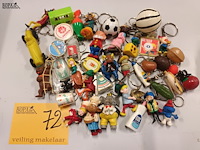 Lot 72 - vintage sleutelhangers. 40 stuks - afbeelding 1 van  6