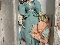 Lot 72 - vintage verzamelpop in doos - franklin heirloom dolls