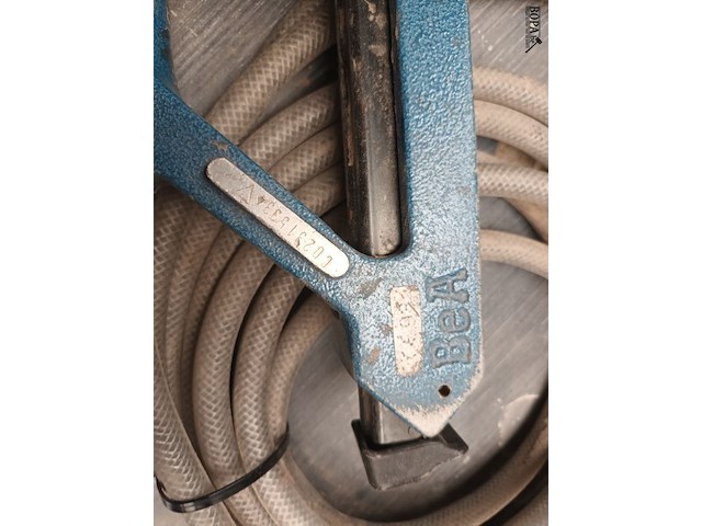 Lot 720 - pneumatische tacker - afbeelding 3 van  3