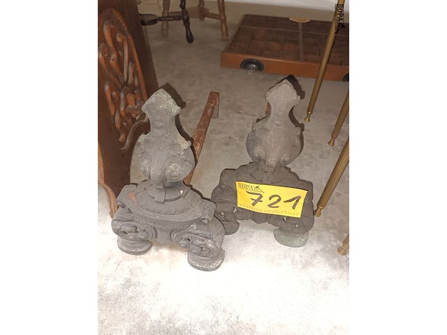 Lot 721 - haardsteunen in koper. 2 stuks - afbeelding 1 van  3