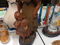 Lot 723 - beeld in gips bonne fête - afbeelding 4 van  4