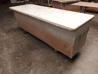 Lot 728 - houten werkbank op wielen - afbeelding 3 van  3