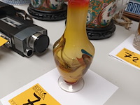 Lot 729 - vaasje in glas - afbeelding 3 van  3