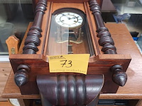 Lot 73 - antiek wandklok - afbeelding 1 van  5