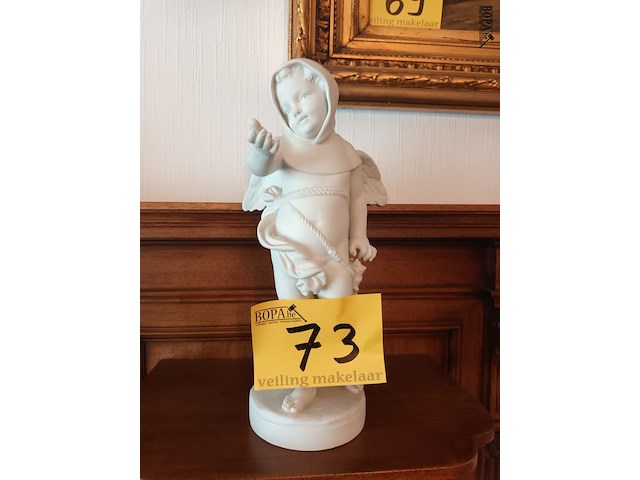 Lot 73 - biscuit beeldje engel - afbeelding 1 van  5