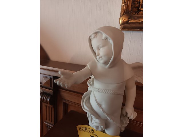 Lot 73 - biscuit beeldje engel - afbeelding 3 van  5