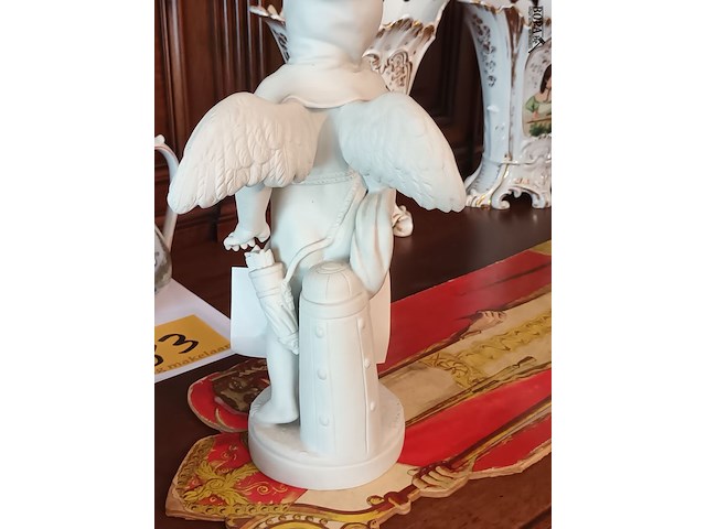 Lot 73 - biscuit beeldje engel - afbeelding 5 van  5