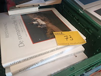 Lot 73 - boeken. 2 bakken - afbeelding 3 van  3