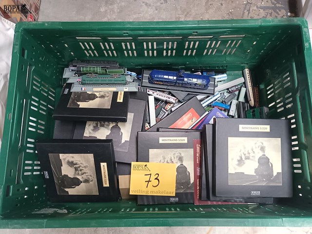 Lot 73 - collectie miniatuurtreinen - afbeelding 1 van  6