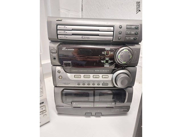 Lot 73 - compact component system jvc mx-d302t - afbeelding 1 van  2