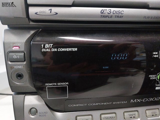 Lot 73 - compact component system jvc mx-d302t - afbeelding 2 van  2