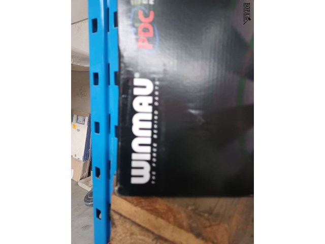 Lot 73 - darts bord winmau - afbeelding 2 van  3