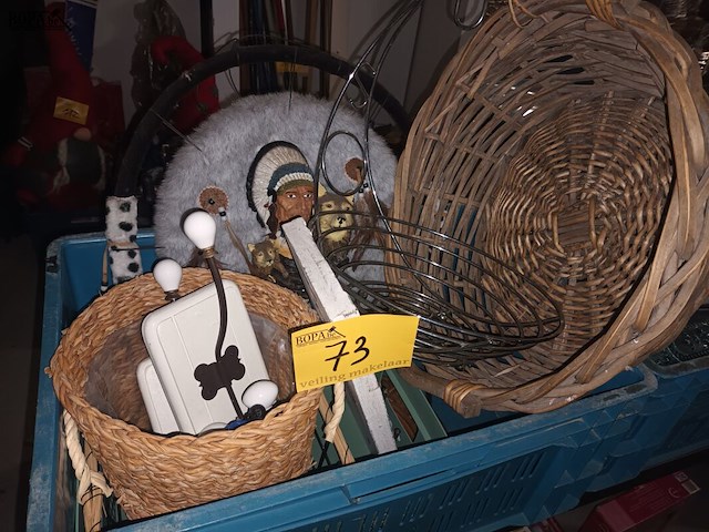 Lot 73 - decoratie - afbeelding 1 van  3